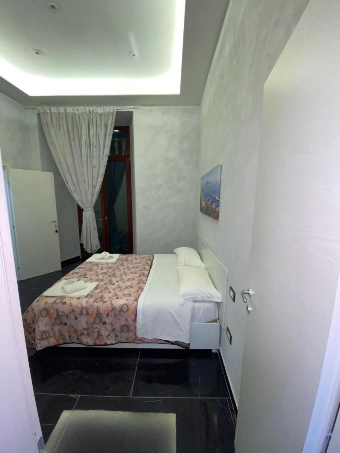 Savastano House Hotel Наполи Екстериор снимка