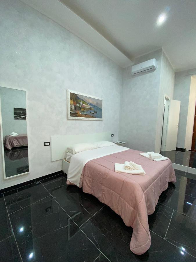 Savastano House Hotel Наполи Екстериор снимка