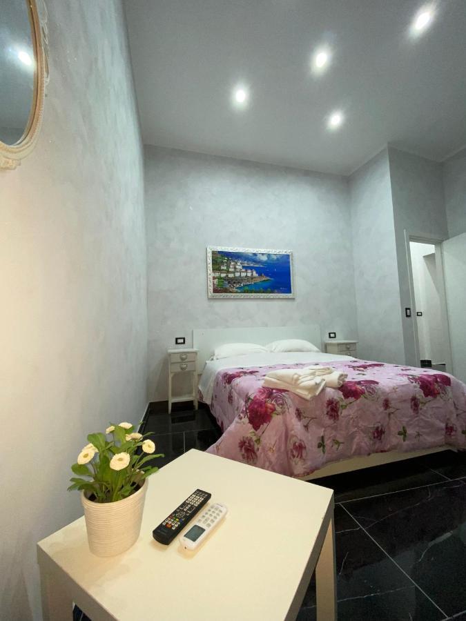 Savastano House Hotel Наполи Екстериор снимка